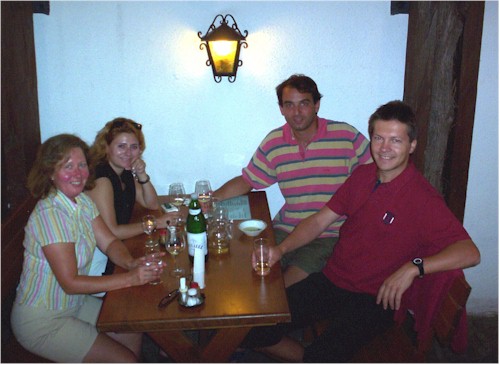Heuriger.jpg (49598 Byte)